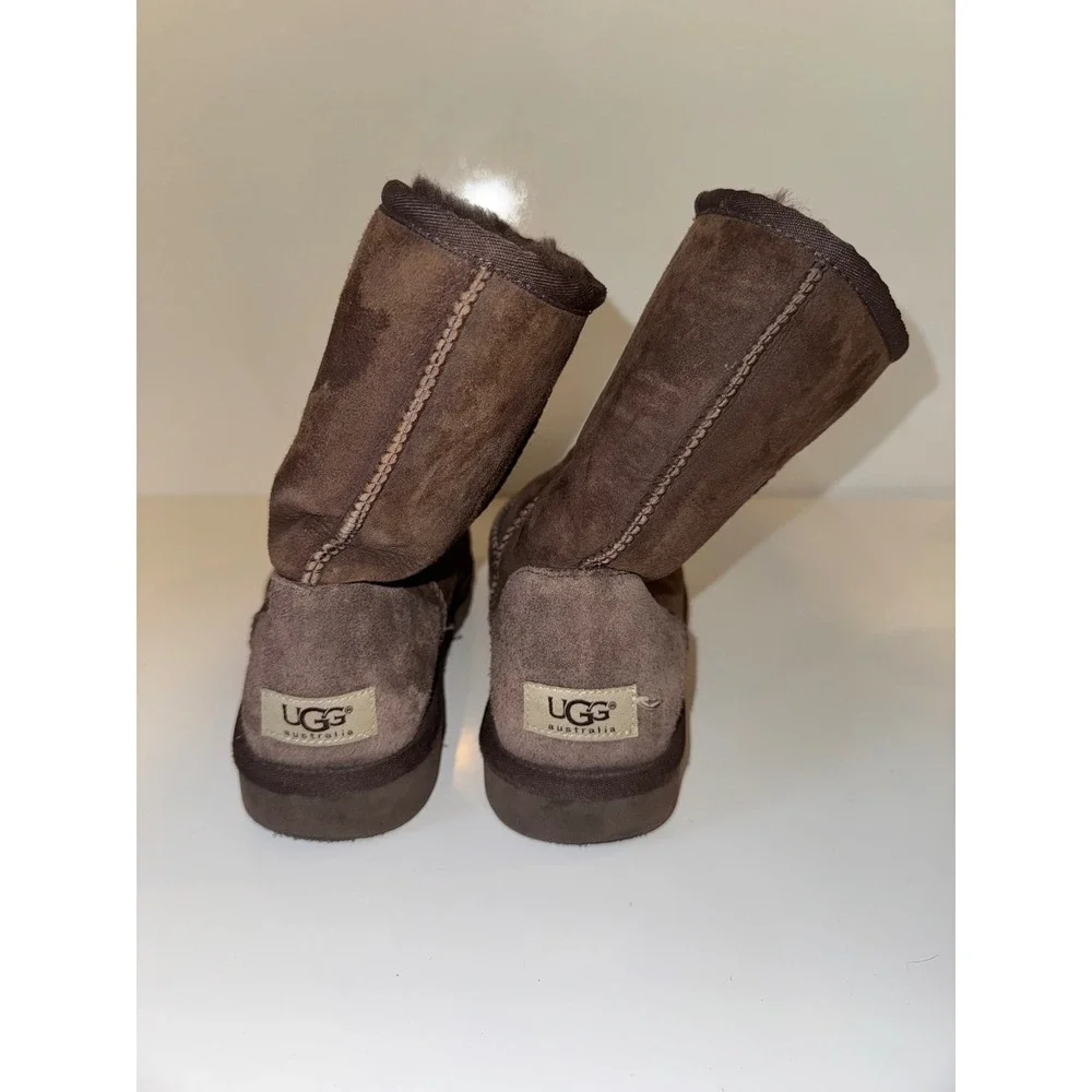 UGG Australia Classic Short Sheepskin Boots Chocolate Brown Womens 9 Suede